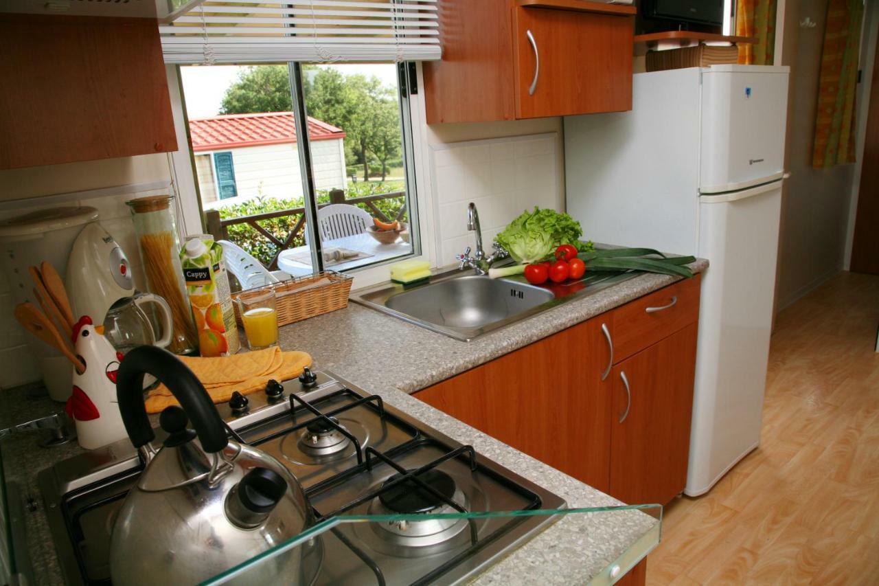Mobile Homes Comfort Capri Bijela Uvala Mugeba ภายนอก รูปภาพ